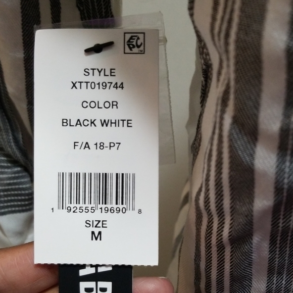 NWT! DESIGN LAB BUTTON DOWN HIGH-LOW SHIRT - Picture 5 of 6